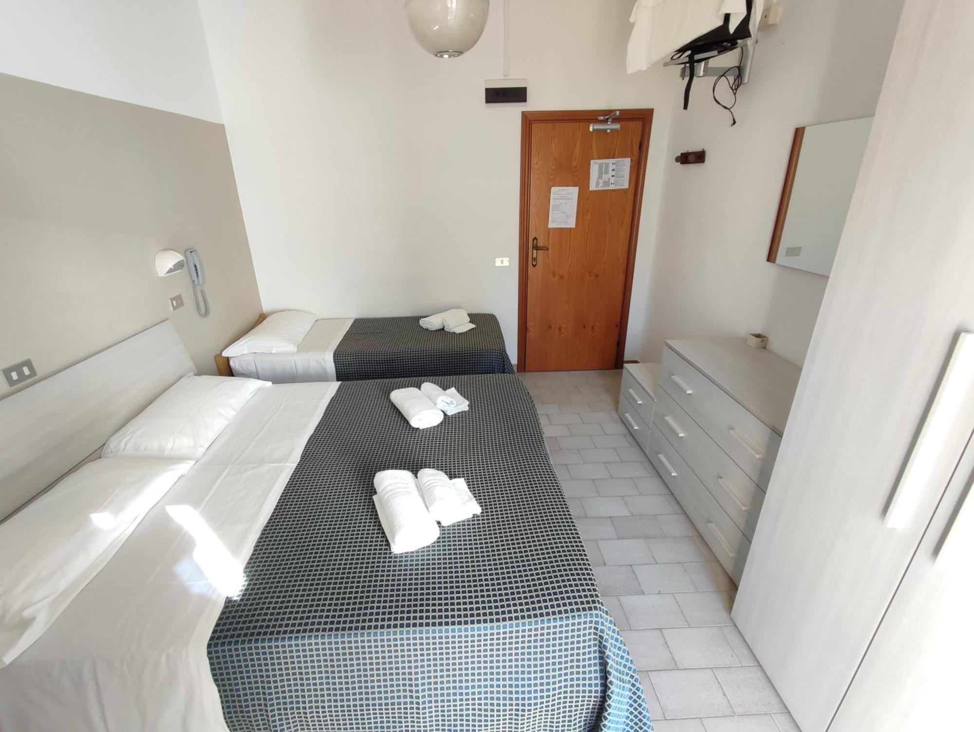 Hotel Atlas Gabicce Mare Ngoại thất bức ảnh