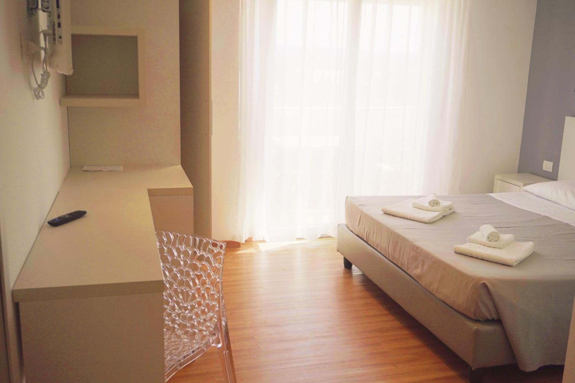 Hotel Atlas Gabicce Mare Ngoại thất bức ảnh