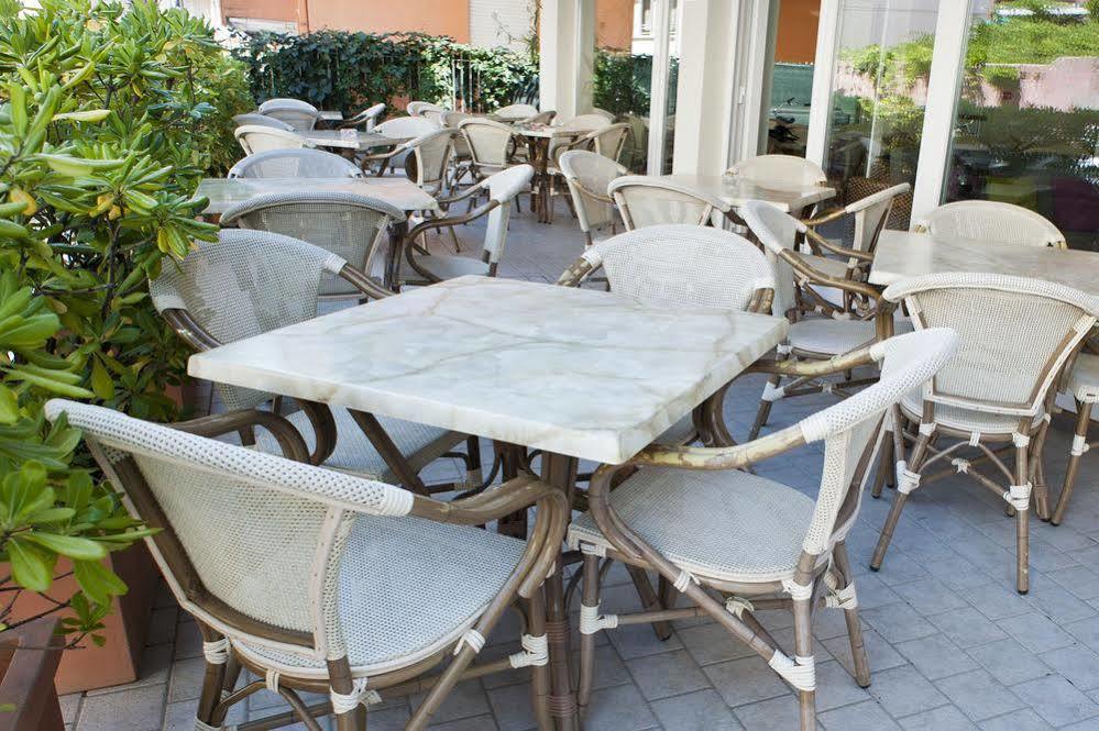 Hotel Atlas Gabicce Mare Ngoại thất bức ảnh